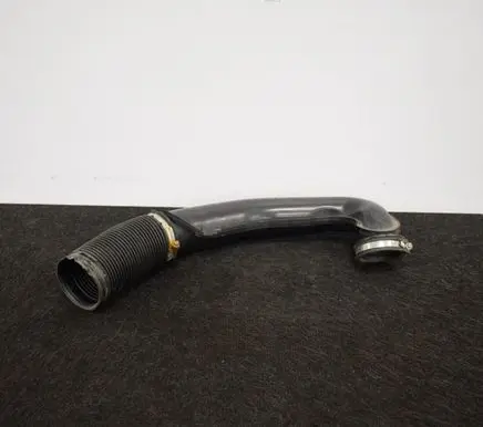 Volvo C30 Air intake hose/pipe 7M519A673BD