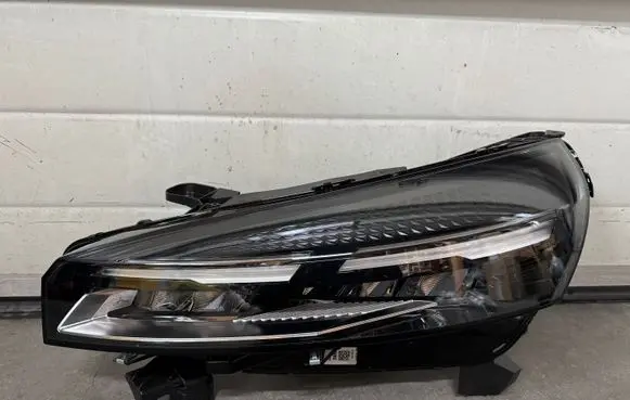 Renault Clio V Headlight/headlamp 260600149R