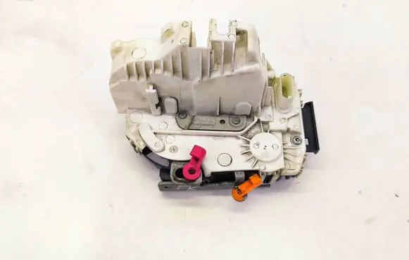 Dodge Durango III Front door lock P04589921AHF