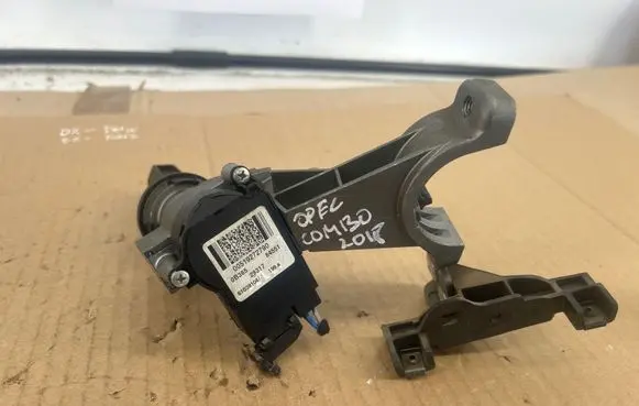 Opel Combo D Ignition lock 01098401 0B365
