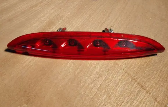 Peugeot 208 Third/center stoplight 9674309080