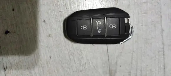 Peugeot 308 Ignition key/card 03311023