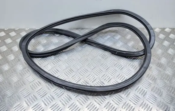 Audi A8 S8 D4 4H Rubber seal rear door 4H0833721