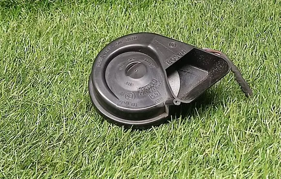 Audi Q7 4L Horn signal 4L0951221