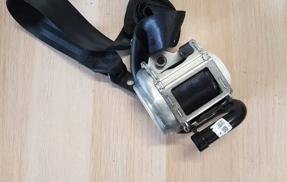 Skoda Octavia Mk4 Front seatbelt 34266843A 34279710D