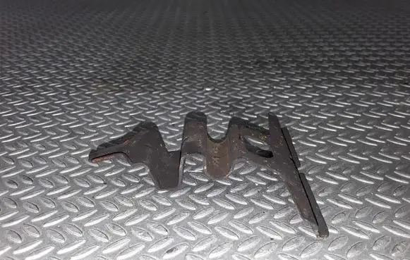 Mercedes-Benz S W220 Rear brake pad spring 