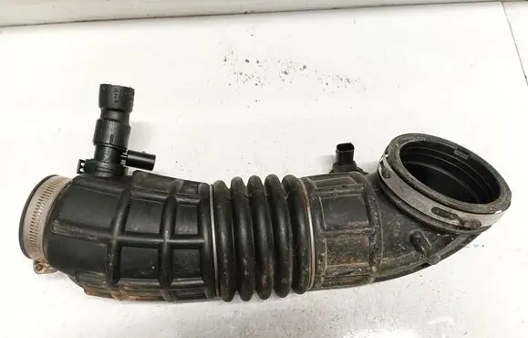 Air intake hose/pipe