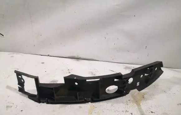 Volkswagen Touareg I Front bumper mounting bracket 7L6807184C