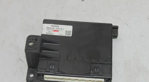 Toyota Verso Air conditioning/heating control unit 886500F121