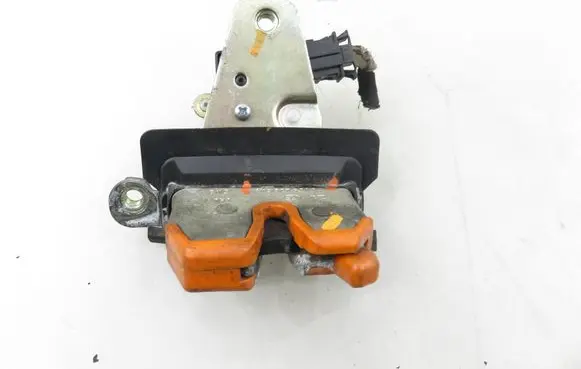 Skoda Octavia Mk1 (1U) Tailgate/trunk/boot lock/catch/latch 1U9827501B