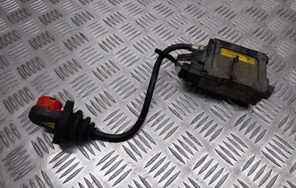 Opel Omega B2 Voltage converter/converter module 