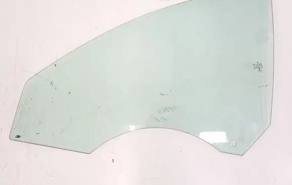 Mercedes-Benz CLA C117 X117 W117 Front door window glass four-door A1177250110