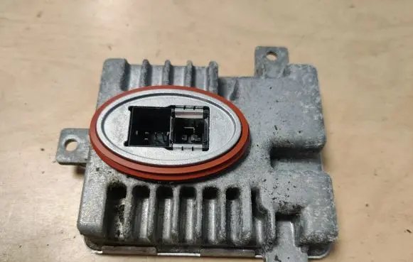 BMW 5 GT F07 Headlight ballast module Xenon 7237647