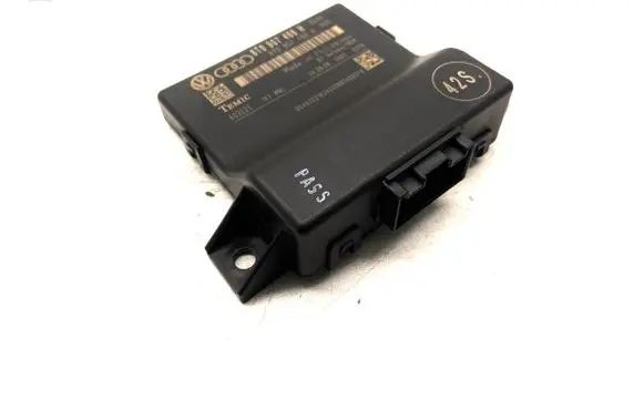 Audi A4 S4 B7 8E 8H Gateway control module 8T0907468H