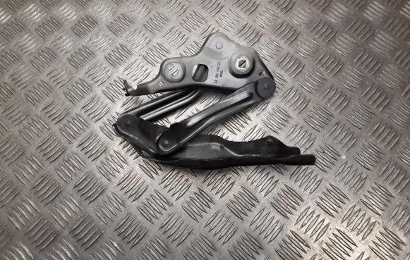 Skoda Octavia Mk4 Tailgate/trunk/boot hinge 5E3823302