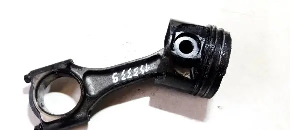 Opel Vectra B Piston with connecting rod 645