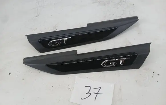 Peugeot 2008 II Fender trim (molding) 9825861580 9825860880