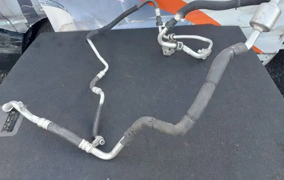 Jeep Compass Air conditioning (A/C) pipe/hose P68302469AB
