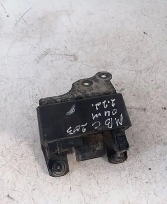 Mercedes-Benz C W203 Glow plug pre-heat relay