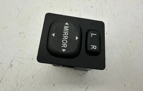 Toyota Yaris Wing mirror switch 769746C 183574