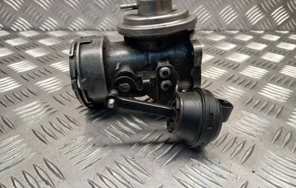 Audi A4 S4 B6 8E 8H EGR valve 038129637A