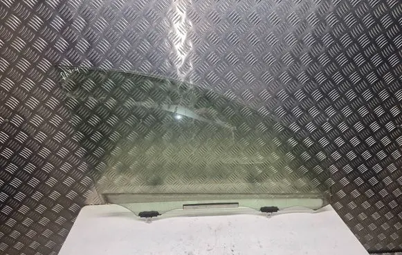 Toyota RAV 4 (XA40) Front door window glass four-door