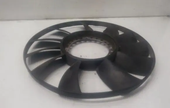 Volkswagen PASSAT B5.5 Fan impeller 058121301B