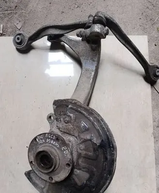 Audi A6 S6 C5 4B Front wheel hub