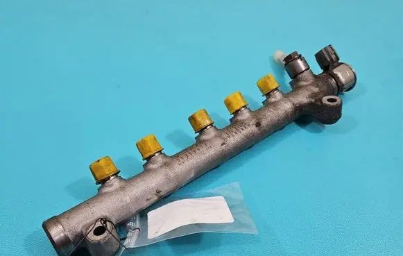Fuel main line pipe