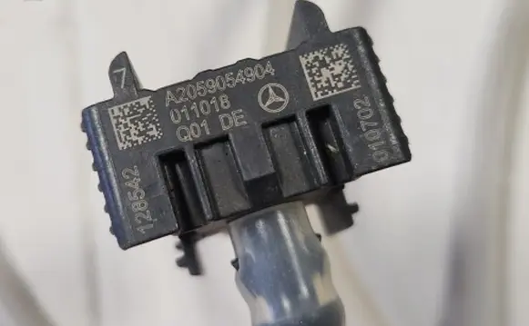 Mercedes-Benz C W205 Airbag deployment crash/impact sensor 2059054904 A2059054904 NE62796