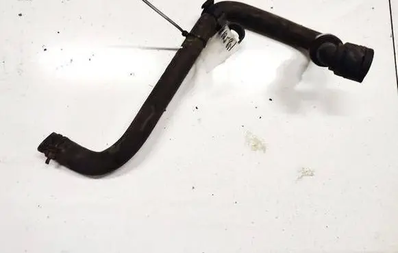 Engine coolant pipe/hose