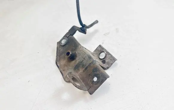 Radiator support slam panel bracket