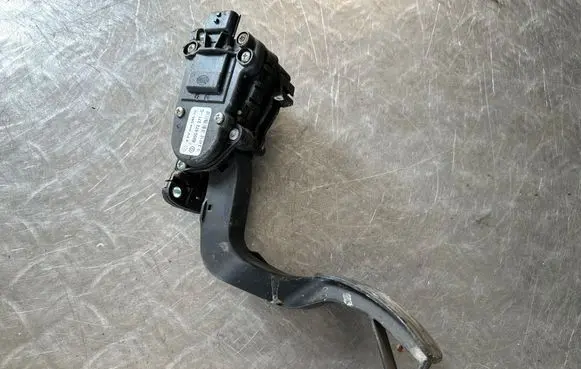 Renault Master III Accelerator throttle pedal 8200672371C 8200672371