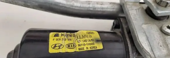 KIA Ceed Front wiper linkage and motor 981101H000 F00S242516 LDLHD2S
