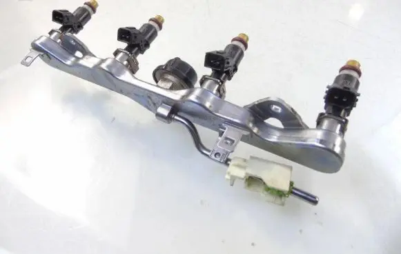 Honda CR-V Fuel main line pipe 