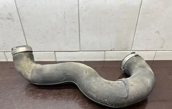 Audi A4 S4 B8 8K Intercooler hose/pipe 8K0145738M