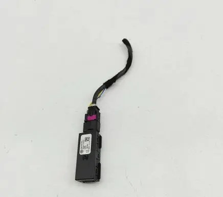 Volkswagen Golf VII USB socket connector 5Q0035726J