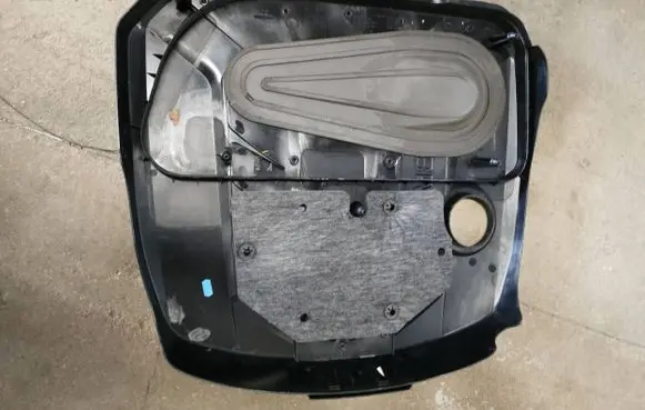 BMW 5 F10 F11 Engine cover (trim) 8510475 11252010