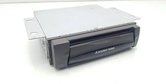 Mitsubishi Pajero Navigation unit CD/DVD player MZ313040 MP8000