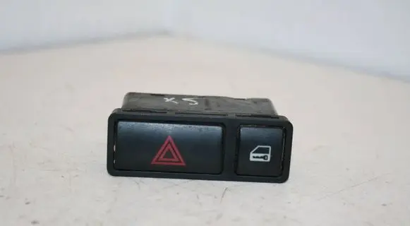 BMW X5 E53 Hazard light switch 8368920