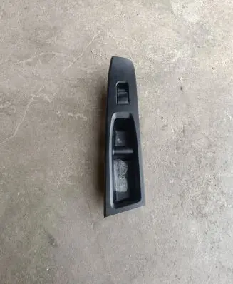 Toyota Yaris Electric window control switch