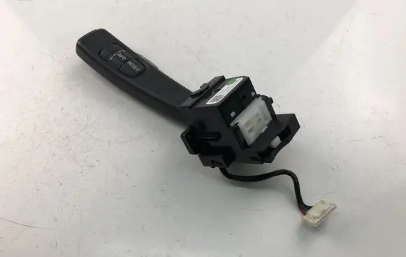 Volvo S60 Indicator stalk 31334647