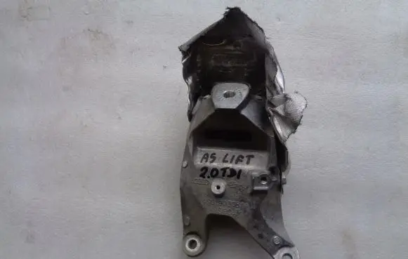 Volkswagen Beetle A5 Engine mounting bracket 4G0199308AA