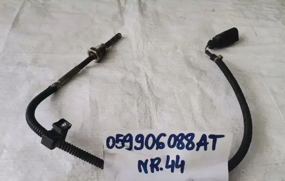 Audi A5 8T 8F Exhaust gas temperature sensor 059906088AT