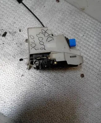 Volkswagen Polo Front door lock 3b1837016bp