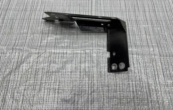 Maserati Grecale Fender mounting bracket C4001A