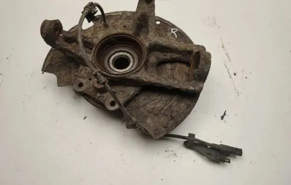Mercedes-Benz ML W163 Rear wheel hub A1633500608