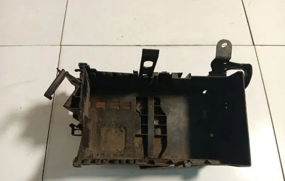 Opel Astra J Battery box tray 13346249