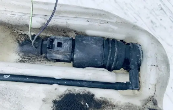 Audi A6 S6 C5 4B Windscreen/windshield washer pump
