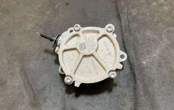 Peugeot 2008 II Vacuum pump 9812133880 21622 711171
